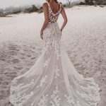 sleeveless wedding dress