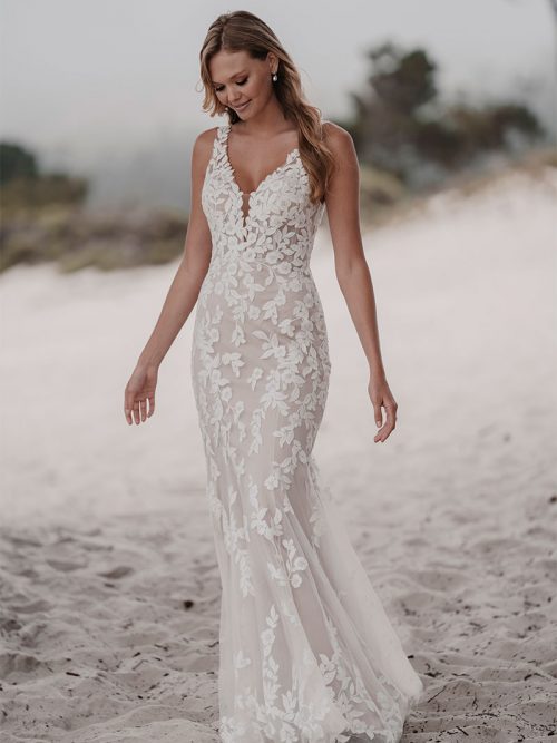 sleeveless wedding dress