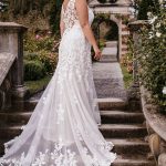 sleeveless wedding dress